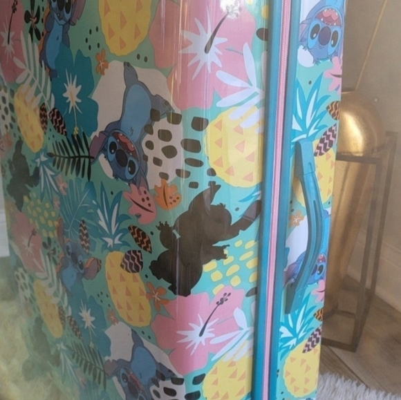 Disney Stitch 28" Hardsided Rolling Luggage Exclusive - Picture 2 of 10